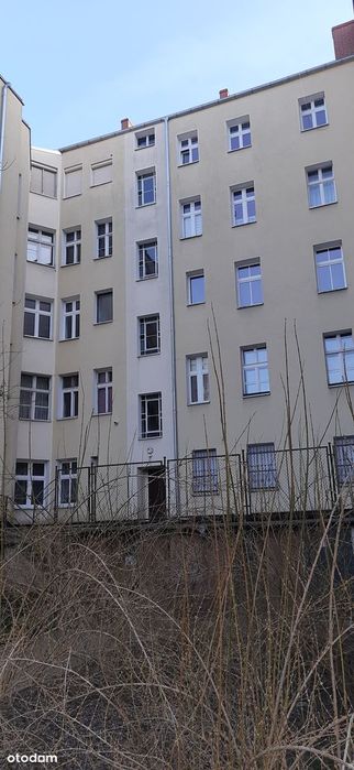 Przestronne 4-pokojowe mieszkanie z balkonem w centrum
