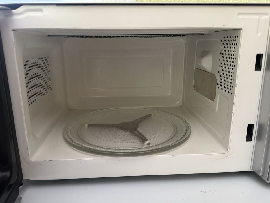 мікрохвильова  піч Amica MW 18105 Si з грилем