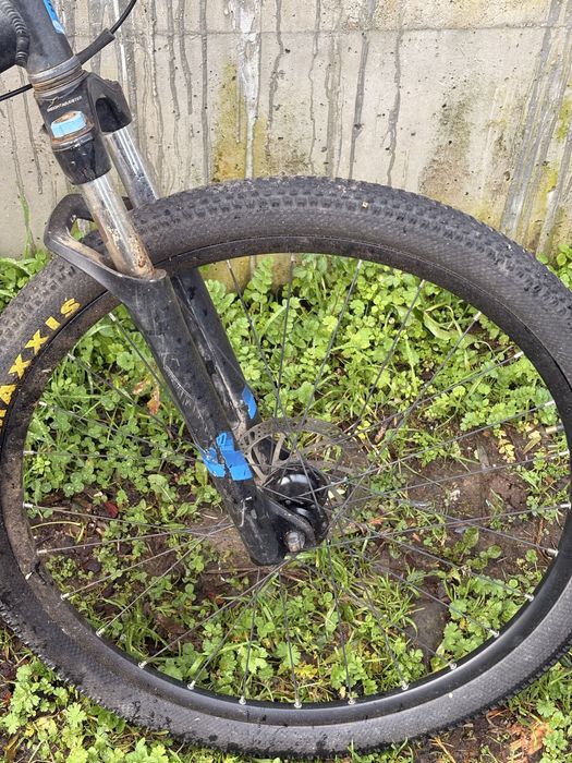 Bicicleta BTT ( perfeita para voltas e ate para terrenos)