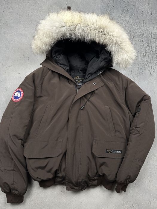 Kultowa kurtka puchowa / bomberka Canada Goose – model Chilliwack Bomber