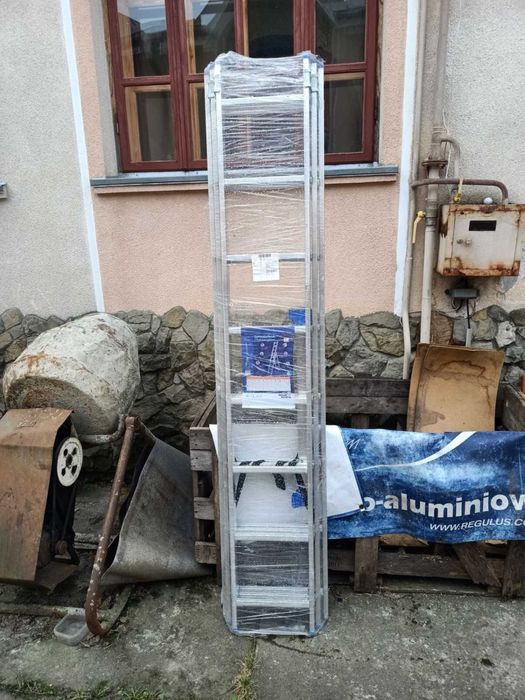 Драбина алюмінієва. Нова