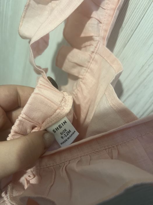 Святкові сукні для дівчаток( в ідеальному стані)