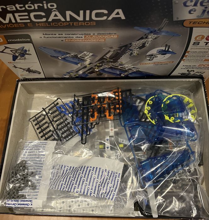 Laboratório de mecânina, aviões e helicópteros