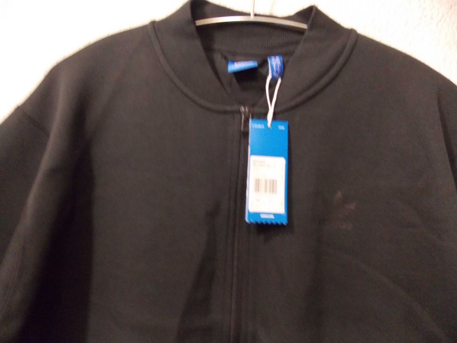 Куртка спортивная мужская ADIDAS . НОВАЯ . Размер 54 . СТАРЫЕ ЗАПАСЫ .