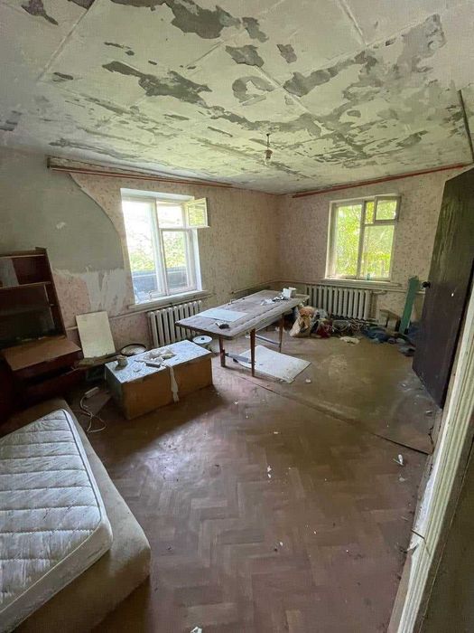 Продаж будинку з великою двофасадною ділянкою 24 сотки в центрі Бобриці. Без комісії для покупця