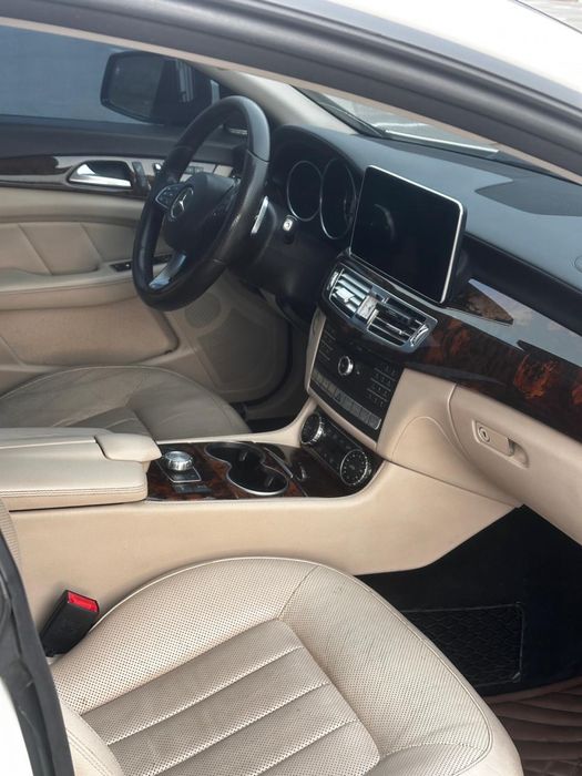 Продам мерседес cls400
