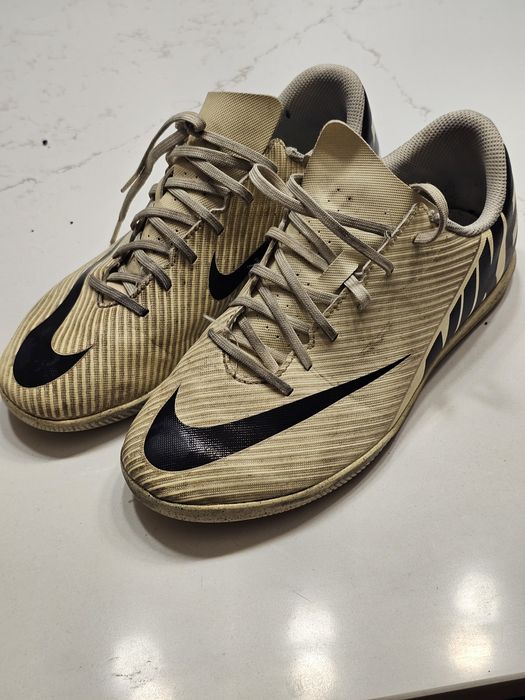 Tenis futsal nike