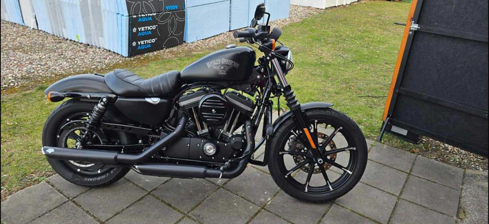 Harley-Davidson Sportster Iron 883