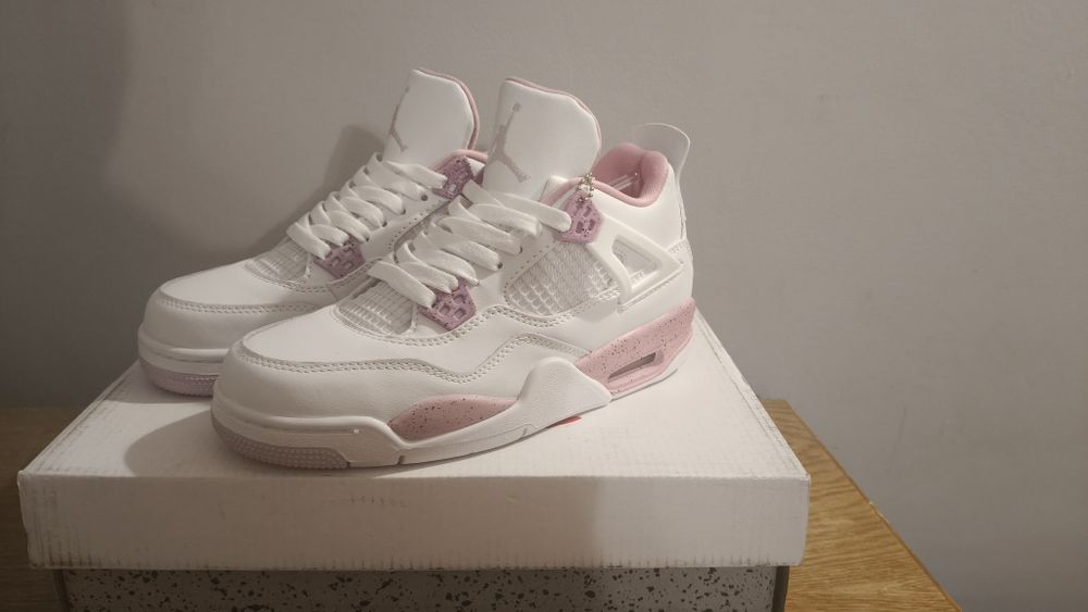 Nike Air Jordan Retro 4