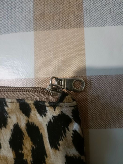 Carteira mulher marca Revlon em formato zebra ( Portes Grátis)