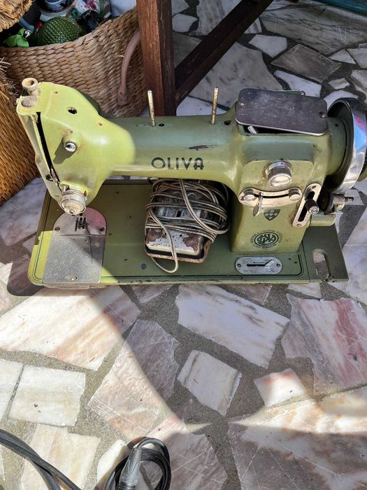Maquina de costura OLIVA