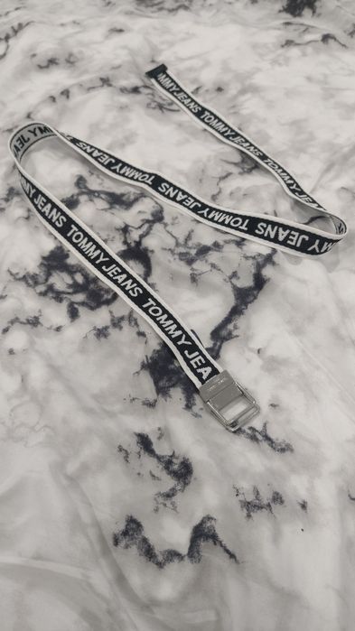 Tommy Jeans czarno-biały pasek damski rozmiar 95