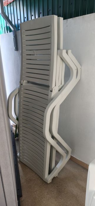 Espreguicadeiras novas