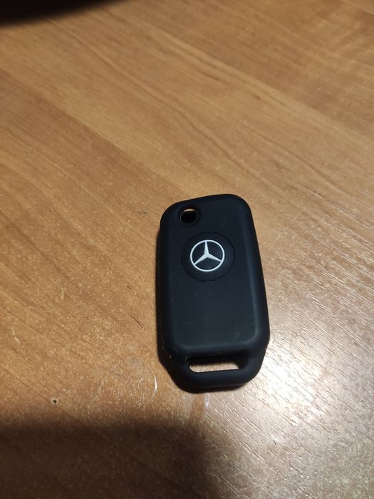 MERCEDES та SKODA чохли сіліконовідля ключів