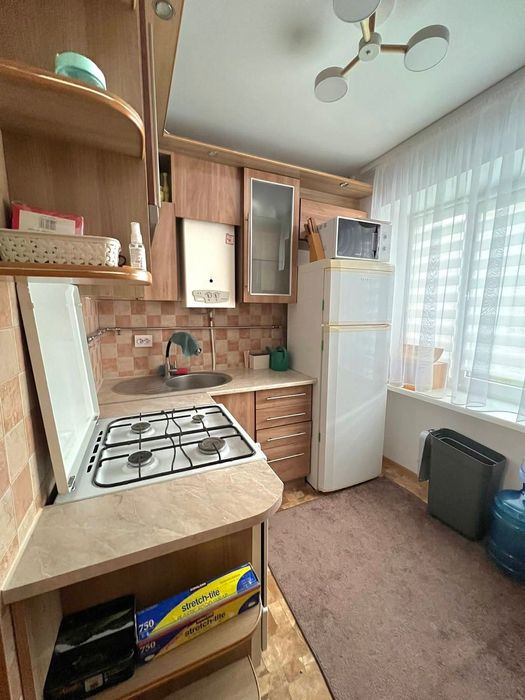 Продам 2-кім квартиру на другому поверсі