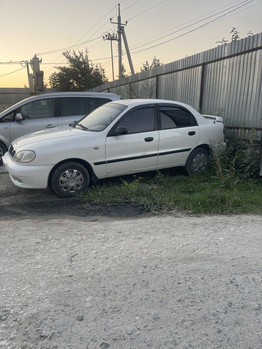 Автомобіль Део Ланус