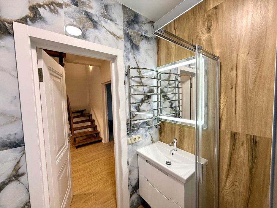 Оренда просторового двоповерхового будинку в Царському селі