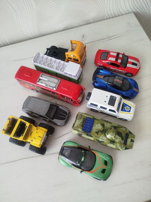 Машинки 450 грн за 10 шт.