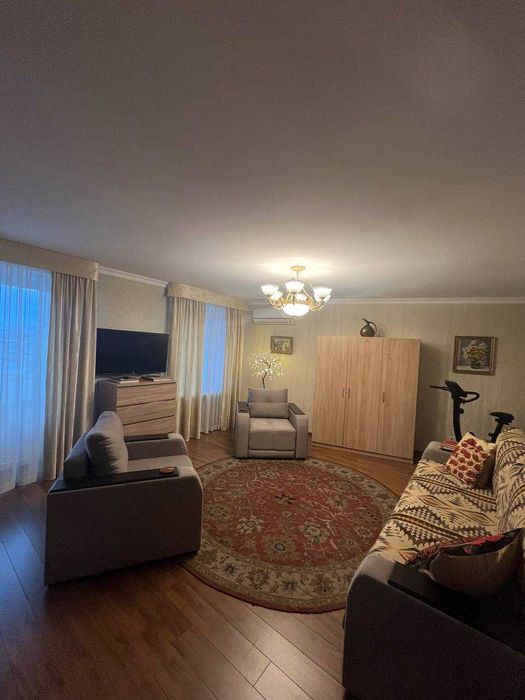 Неймовірна 3-кімнатна квартира в самому Центрі !