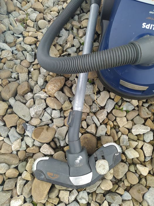 Пилосос Bosch,Philips