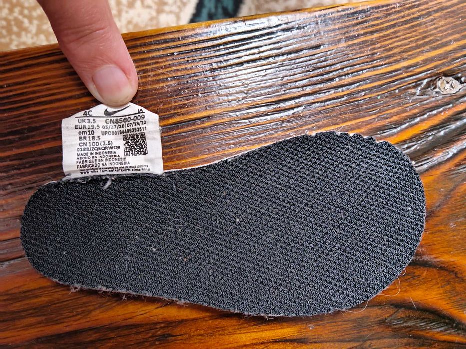 Дитячі кросівки Nike в гарно стані