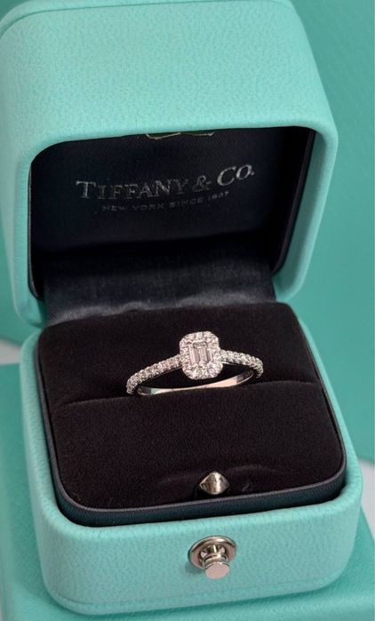 Каблучка оригінал в платині. Діамант 0.24ct