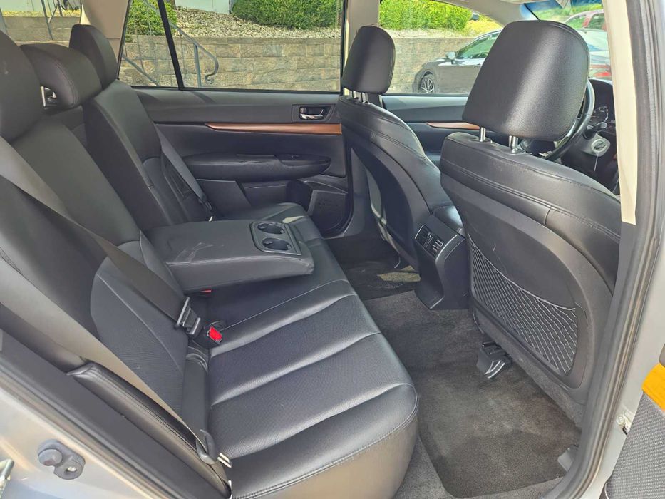 Subaru Outback 2.5i Limited      2013