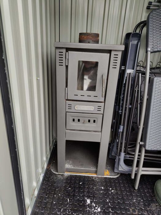 Piec stalowy Laura moc 6,5 kw