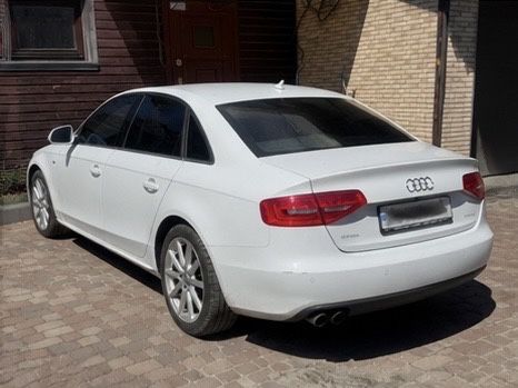 Подам Audi A4 S line 2015 року