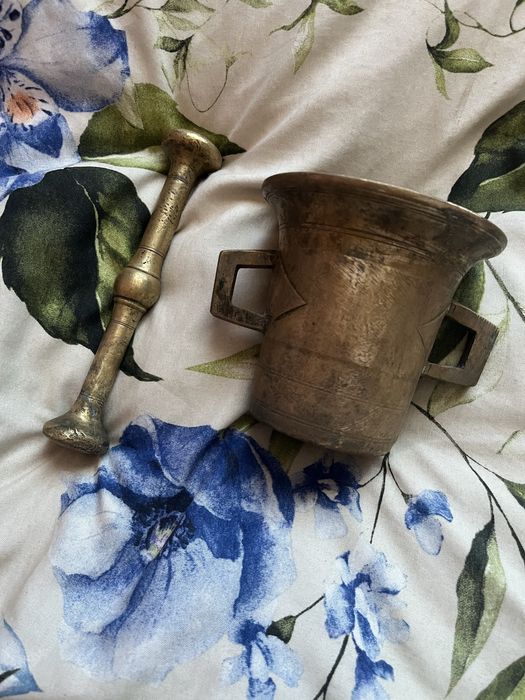 Bardzo stary mozdzierz z tluczkiem z mosiadzu