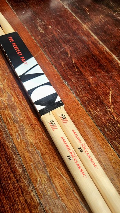 Baquetas bateria Vic Firth American Classic 2B