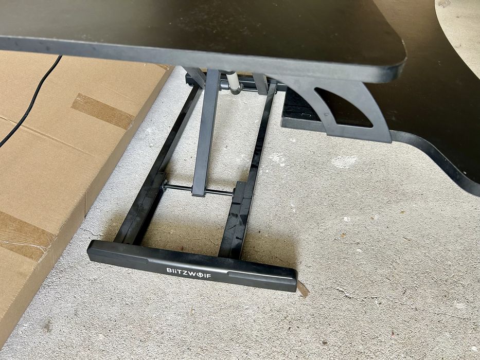 Elevatória para mesa ou secretária da marca Blitzwolf