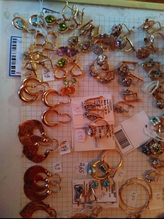 Золотые пусеты топаз,изумруд,коралл,585,583,750 проба бриллиант