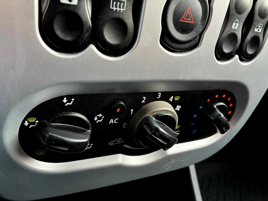 Dacia Sandero 1.4 MPi Najbogatsza Wersja Laureate Klimatyzacja Kamera