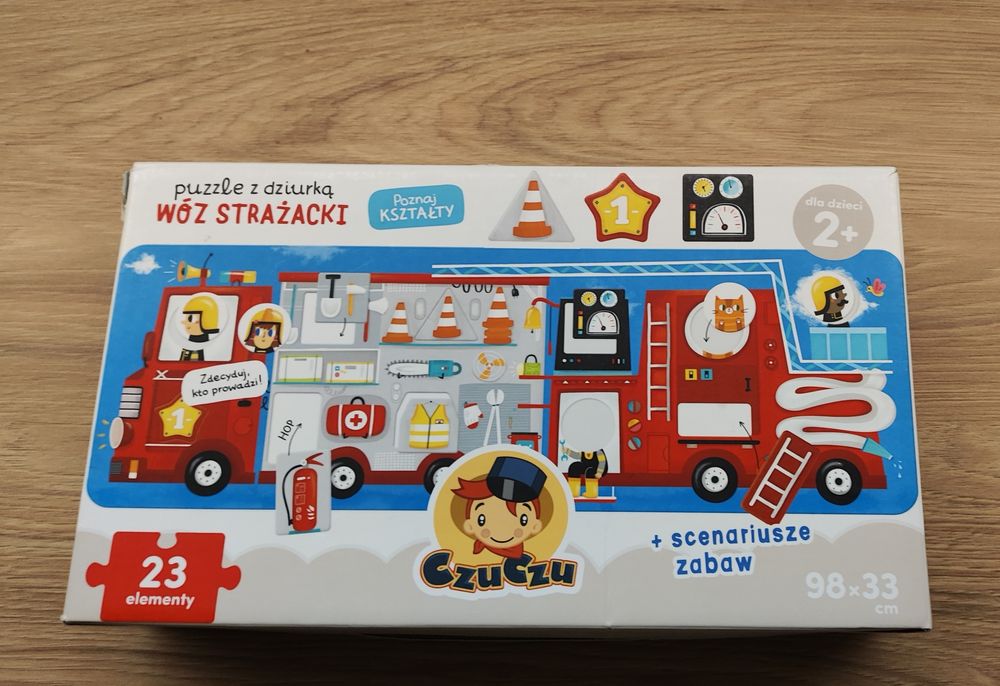 Puzzle z dziurką czuczu wóz strażacki