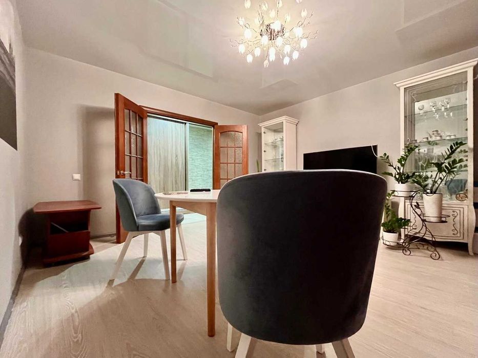 ПРОДАЖ укомплектованої 3-кімнатної квартири в Центрі (Держ.програми)