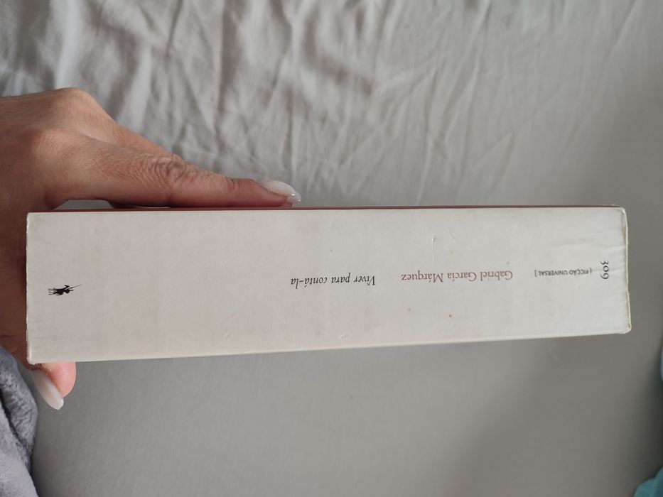 Livro 'Viver para Contá-la'