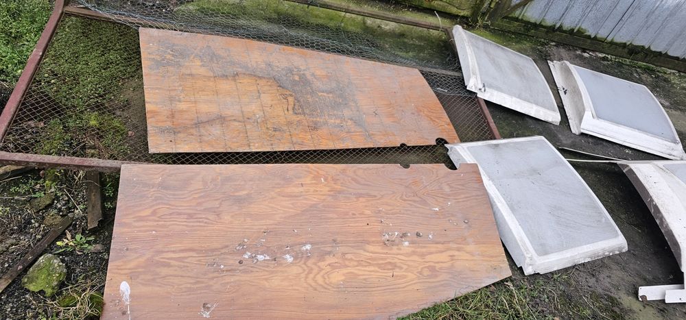 Jacht łódź kabinowa do remontu
.