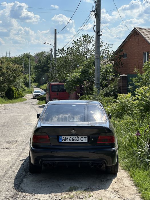 Продам bmw e39 535i