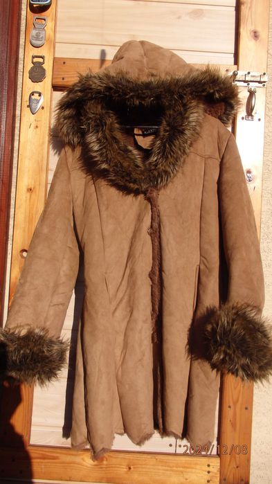 Kożuszek damski średni z odpinanym kapturem Blessing XXL