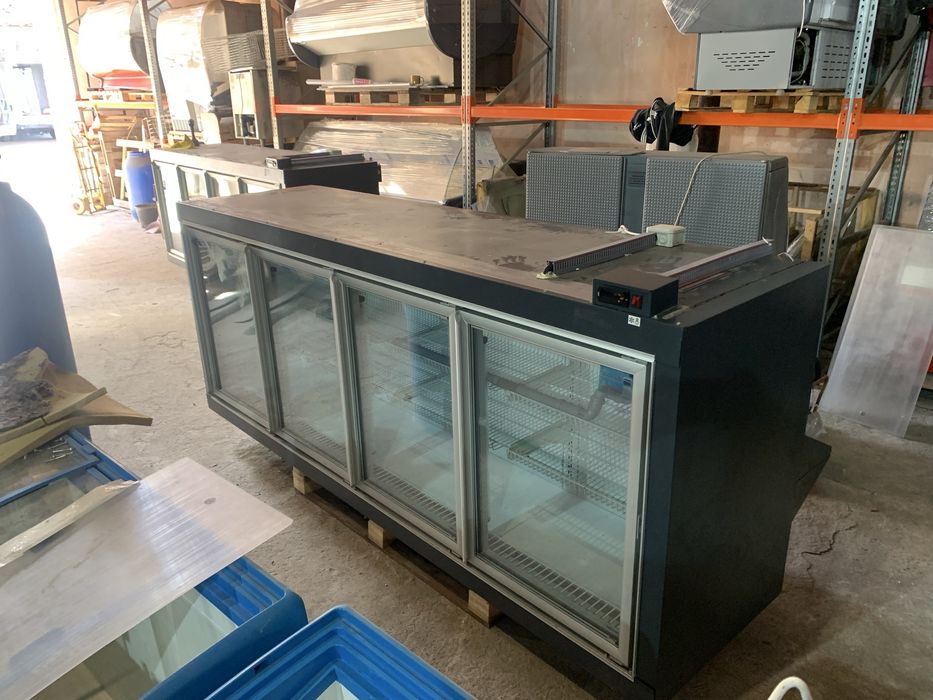 Морозильные надсройки 2 м и 2,5 м лари под них, витрины