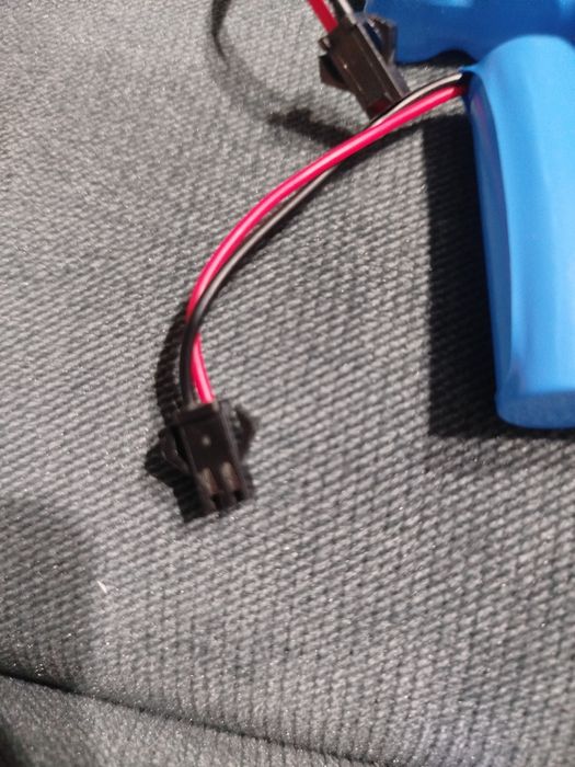 Akumulator samochód sterowany