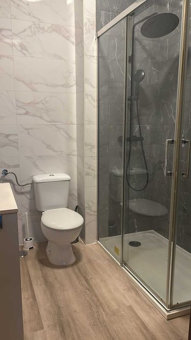 Quarto para arrendar com boa localização e boas condições
