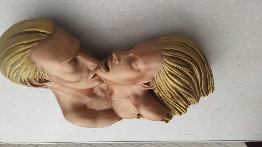 Панно "Любовь"..гипс