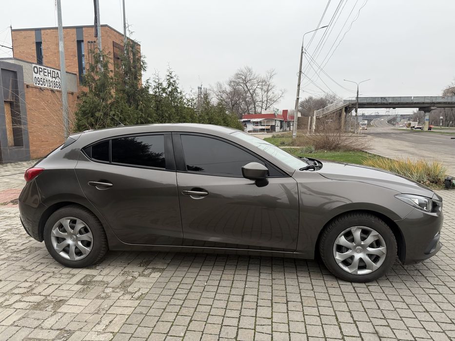 Машина Mazda 3 sport