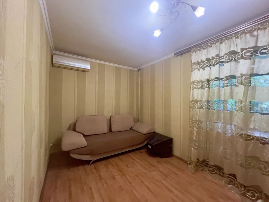 С ремонтом 2-х комнатная Варненская--парк Горького-Черёмушки--ГАЗ/ТЕЦ