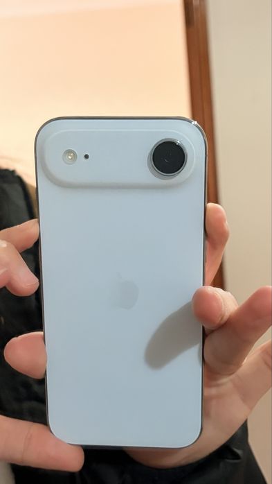 Iphone 17 air  bluesky