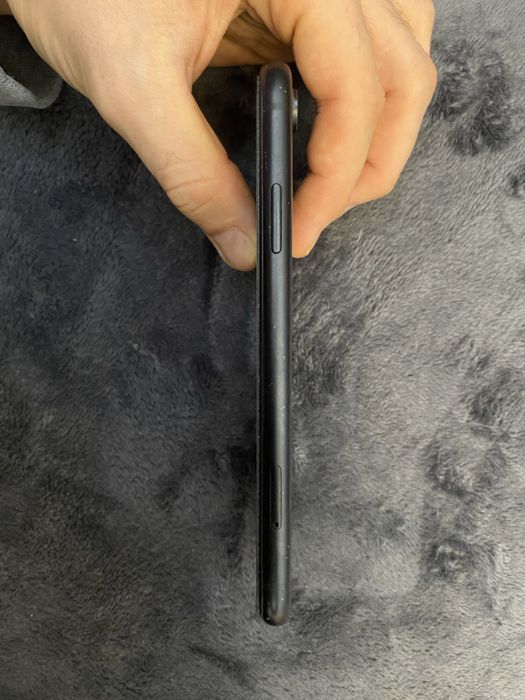 IPhone XR batarii 86% stan ekrana idealny