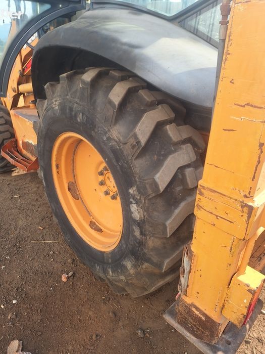 Case super r de 2005 com matrícula extensível pneus novos circuito de martelo garfos