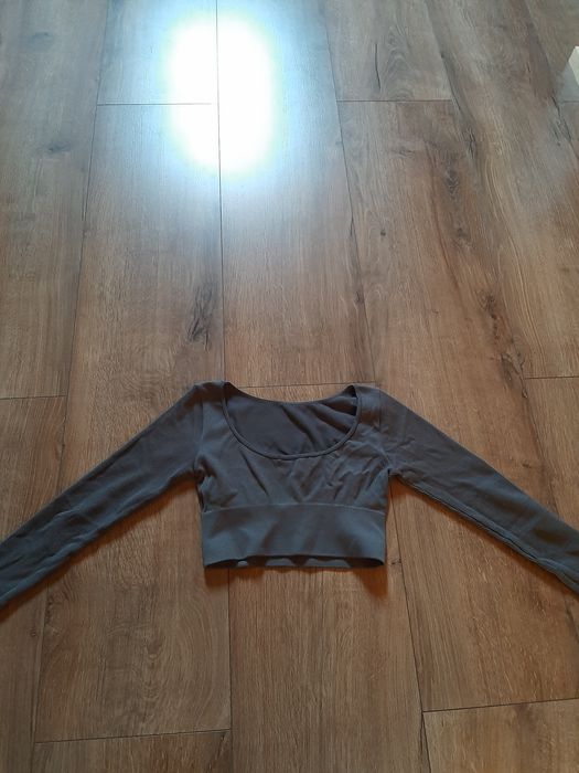 Szary top z długim rękawem house